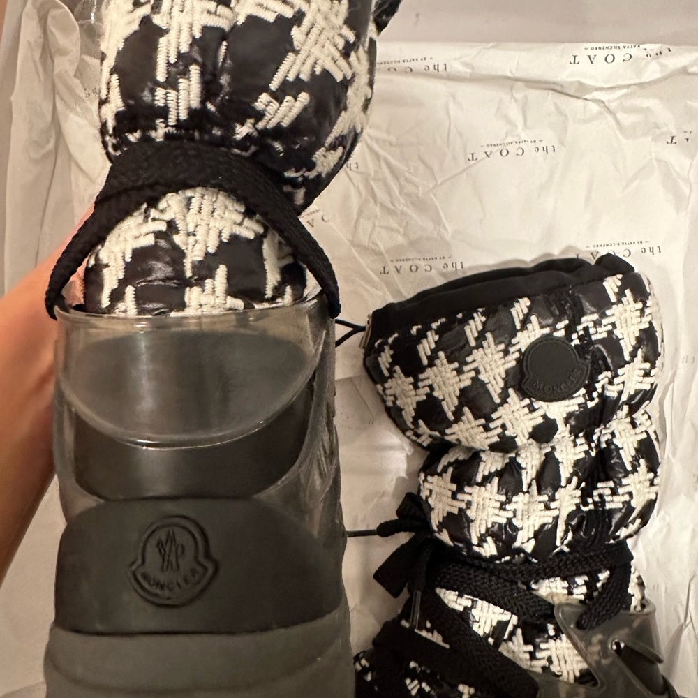 Ski boots. Used 2 times. Moncler brand. I bough it in Saks winter ago - Picture 2 of 5
